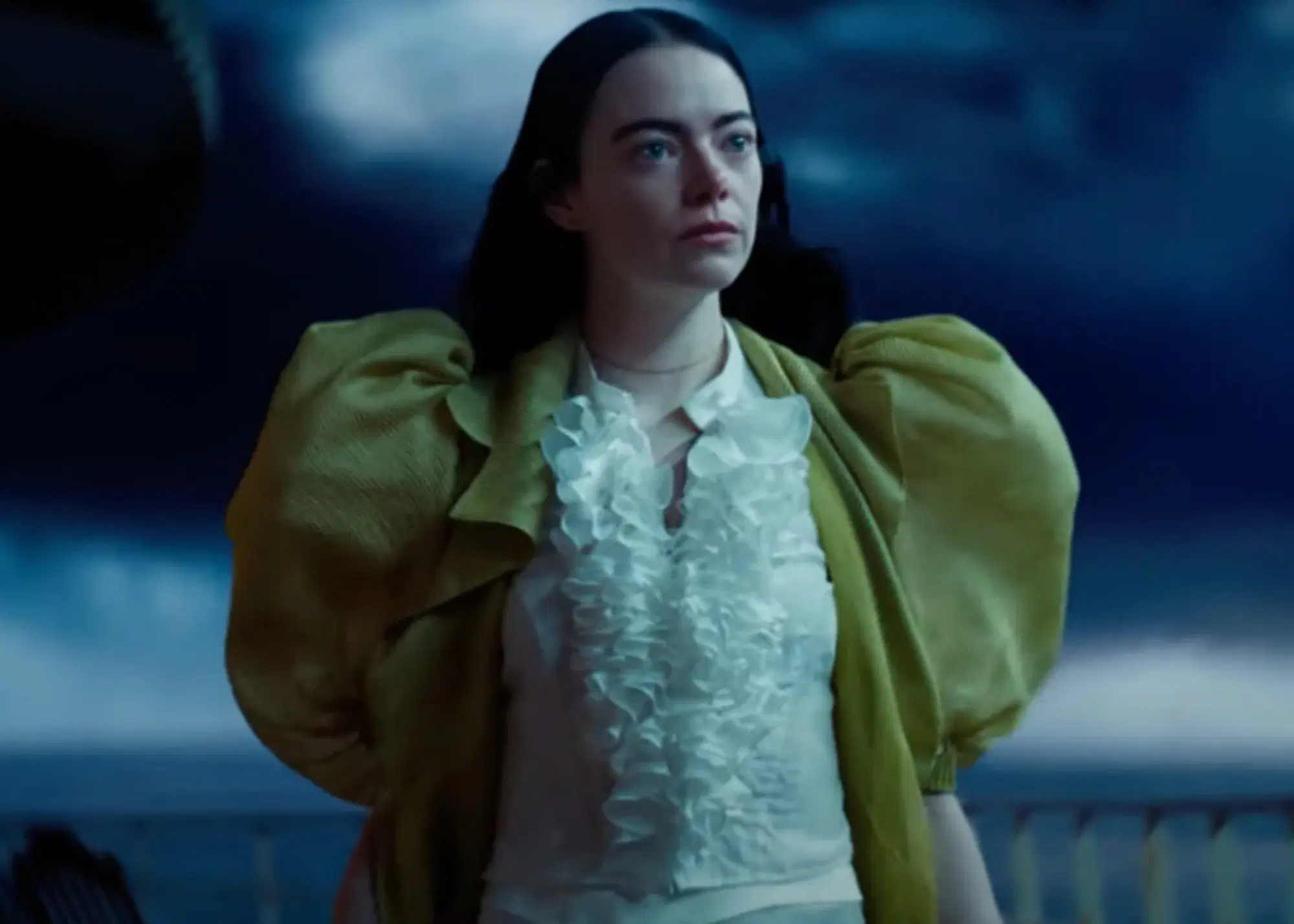 Emma Stone in &ldquo;Poor Things&rdquo; di Yorgos Lanthimos