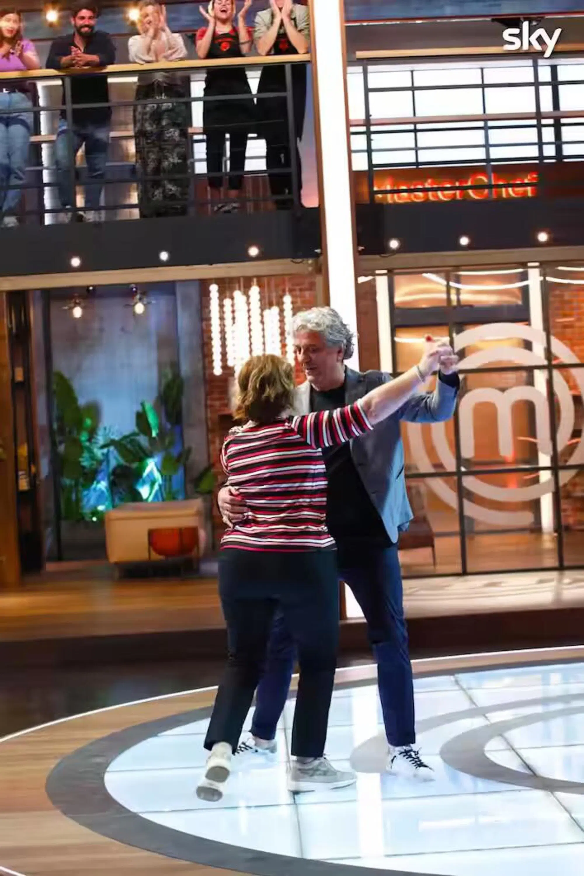 Il valzer tra Anna e chef Locatelli