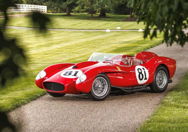 Le auto di oggi sono care? Prova a comprare una Ferrari 250 Testa Rossa del 1958... Ecco a quante decine di milioni &egrave; venduta all'asta