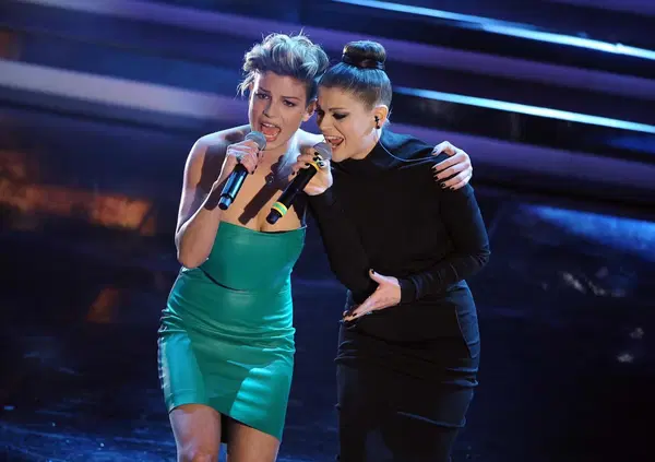 Sanremo 2024, abbiamo ascoltato in anteprima le canzoni del Festival e ci sono gi&agrave; dei favoriti: Amoroso, Annalisa e Negramaro