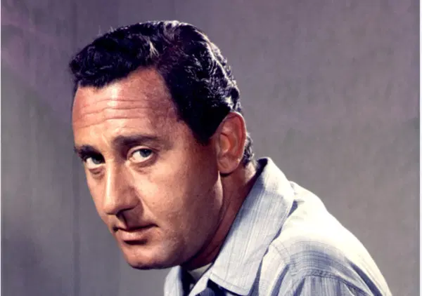 Se Alberto Sordi spia russa del Kgb &egrave; palesemente una notizia fake, perch&eacute; giornali e tv l'hanno ripresa?