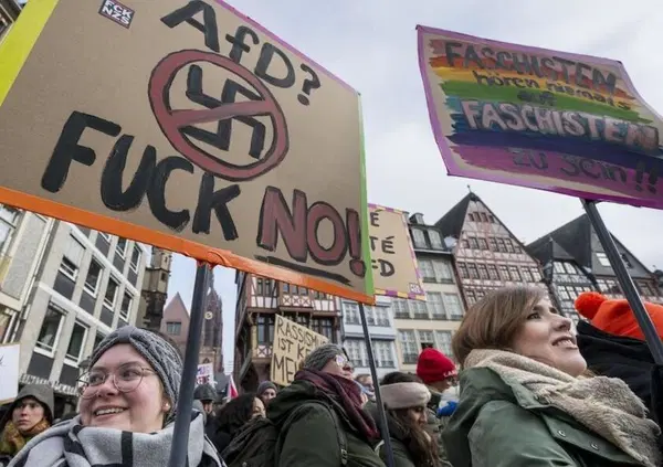 C'&egrave; il rischio di un ritorno del nazismo (e della fine dell'Europa con la Dexit)? Ecco cosa sta succedendo in Germania