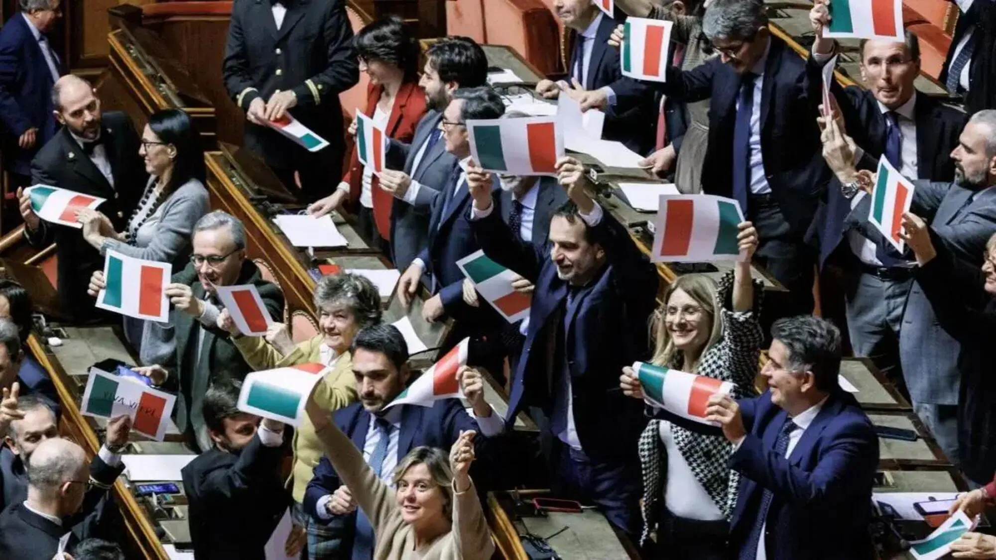 La protese dell&rsquo;opposizione in Senato dopo la votazione del Decreto Calderoli
