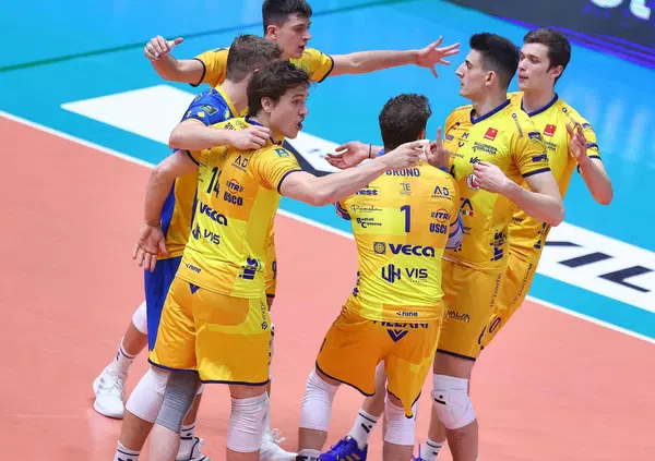 La crisi del Modena Volley e la preoccupazione per la pallavolo di domani: l'esonero di Petrella come cambio di rotta