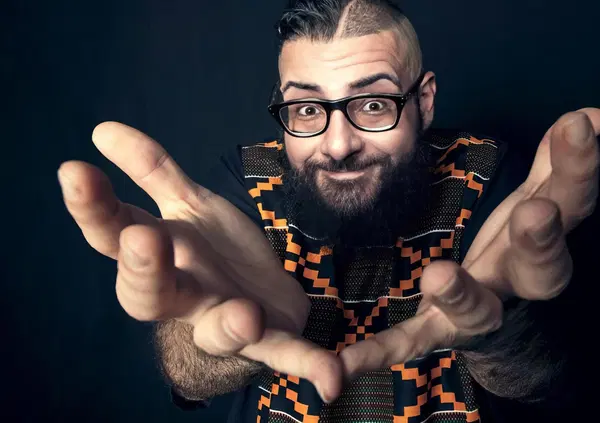 Sanremo, Speaker Cenzou su Geolier secondo: &ldquo;Anomalie e paese tossico, e conoscendo la sala stampa&hellip; Ma era il Festival ad avere bisogno di lui&rdquo;. Su Angelina: &ldquo;Preferisco altro&rdquo;. E su Selvaggia Lucarelli&hellip;