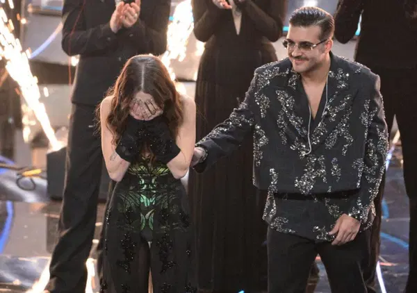 A Sanremo il problema non &egrave; il televoto, ma la Sala stampa: tra influenze su bookmaker e scommesse, antipatie sugli artisti, incompetenza dei giornalisti e...