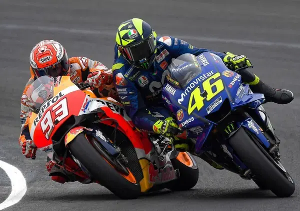 Marc Marquez: "Con Valentino Rossi non dipende da me". E su ci&ograve; che succede a chi si sente invincibile...