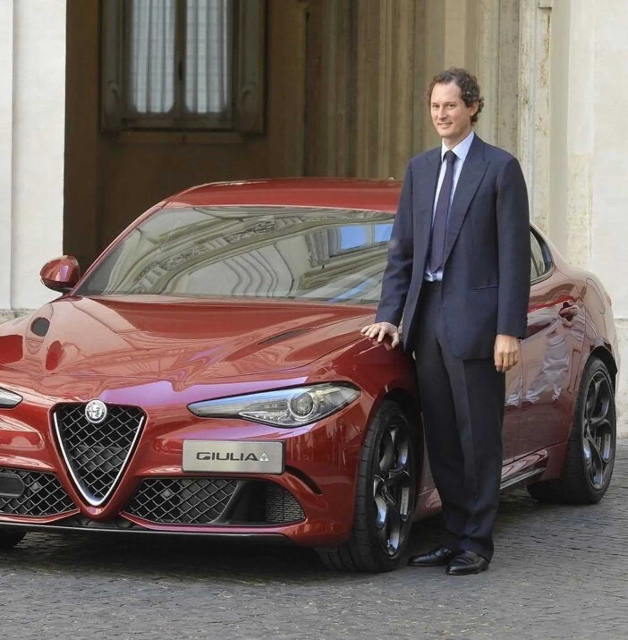 John Elkann e l'Alfa Romeo Giulia