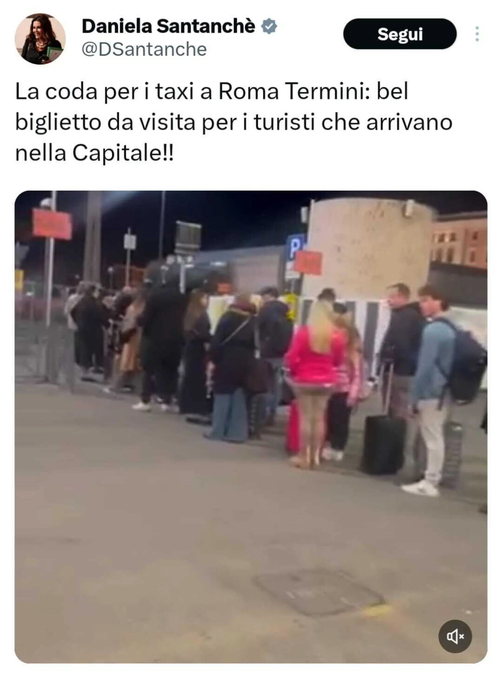 Il tweet del Ministro Daniela Santanch&egrave; in cui si lamenta delle code per i taxi