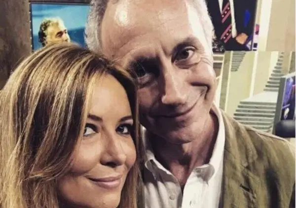 Ma perch&eacute; Fedez invita Selvaggia Lucarelli e a difenderla arriva Marco Travaglio a Muschio Selvaggio? &Egrave; il suo padrino? E Mr. Marra sul direttore del Fatto e i social: "&Egrave; fuori dalla contemporaneit&agrave;"