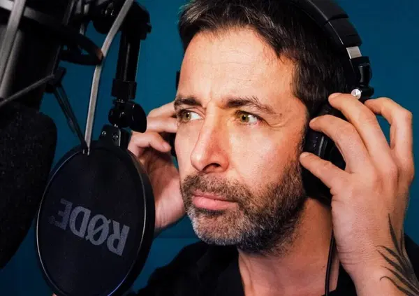 Con &ldquo;Sangue loro&rdquo; Pablo Trincia dimostra che non &egrave; vero che l'Italia non ha mai subito attentati di matrice mediorientale: ecco perch&eacute; e cosa c'&egrave; nel podcast &ldquo;Il ragazzo mandato a uccidere&rdquo;