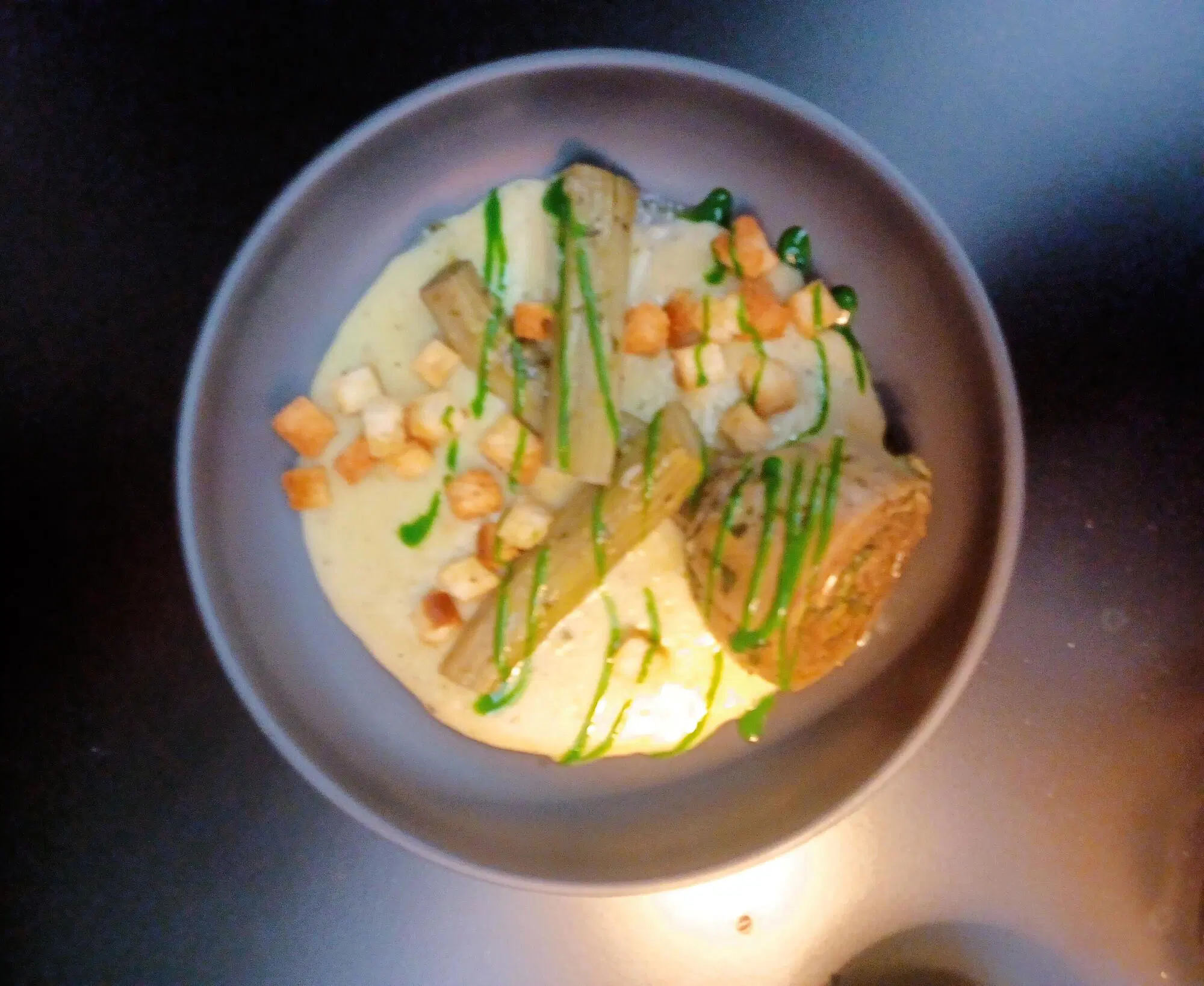 carciofo alla romana in crema di pecorino