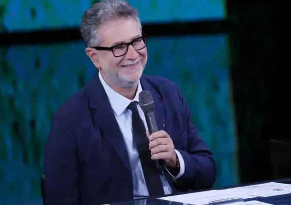 Bello l'omaggio a Maurizio Costanzo, ma perch&eacute; tutti parlano di Fabio Fazio che torna a Mediaset? Sembra che Pier Silvio Berlusconi...