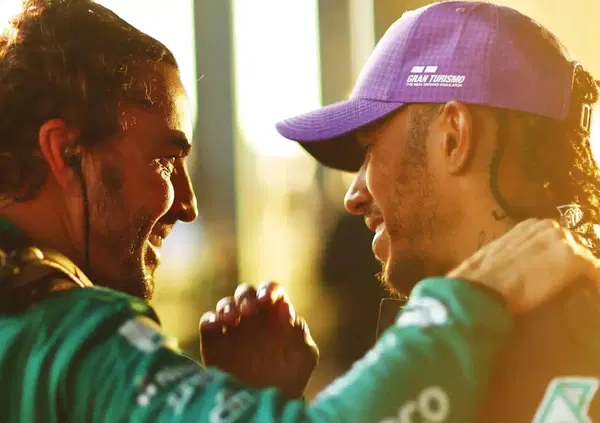 Hamilton, Alonso e quella rivalit&agrave; che non si spegne mai: dai commenti sul passaggio in Ferrari a un'altra stagione alle porte