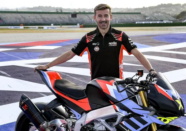 Max Biaggi: &ldquo;Clima ostile nel motociclismo perch&eacute; non ero del Nord&rdquo;. E poi il calcio, la scoperta tardiva delle moto e l'incontro che gli ha cambiato&nbsp;la&nbsp;vita