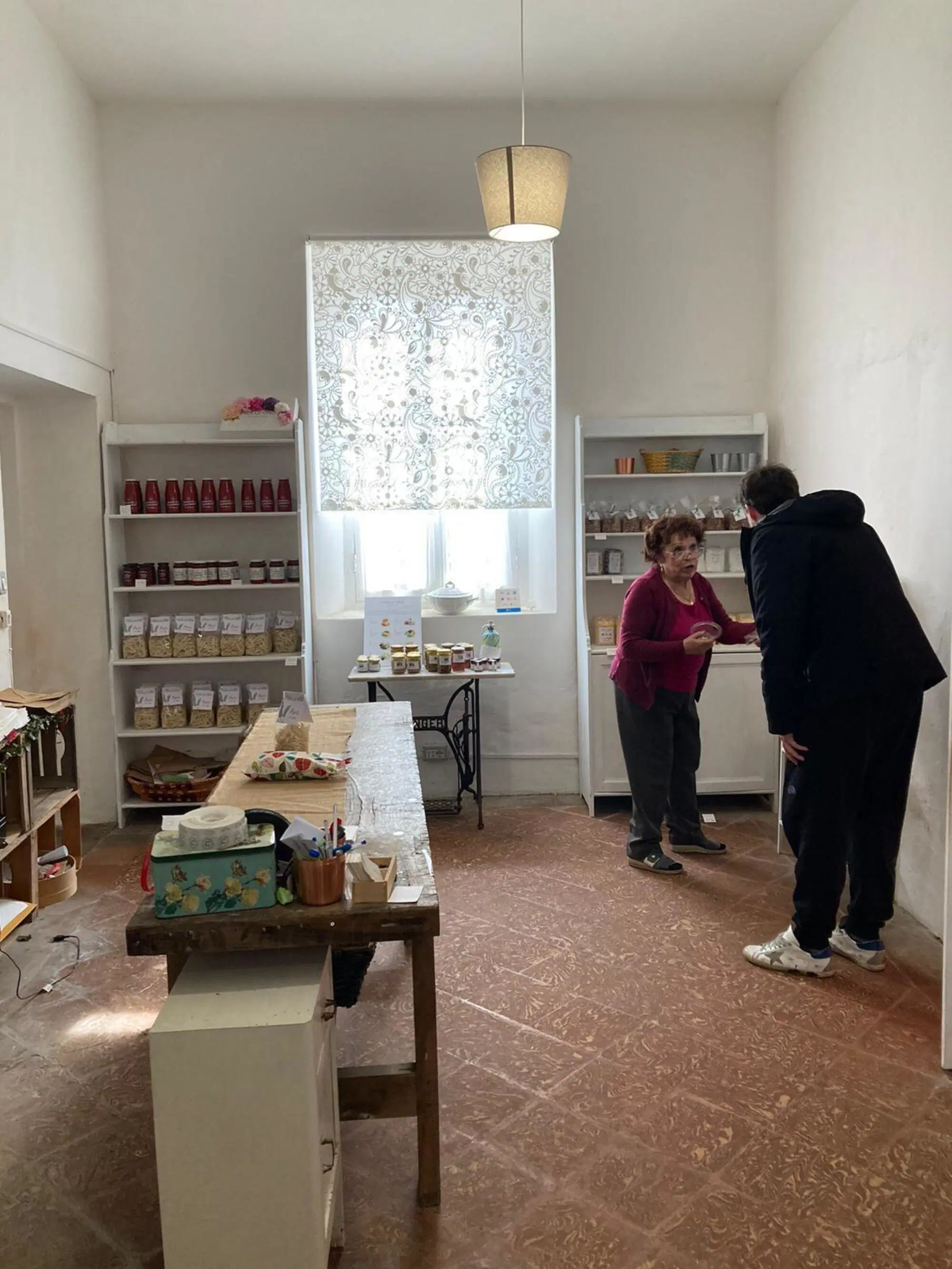 L'unico negozio di Larizzate, Naturalia