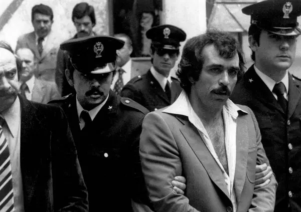 La mafia non &egrave; morta. Sorelle Pilliu, omicidi Agostino e Manca e Andreotti: l&rsquo;inchiesta delle Iene