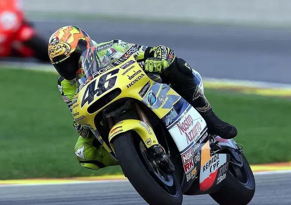 Ok, ma com'&egrave; possibile che le Moto3 di oggi vadano pi&ugrave; forte della Honda NSR 500 di Valentino Rossi?