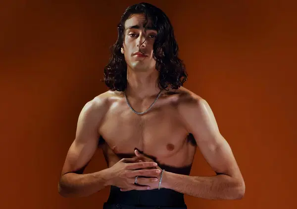 Volete sapere cos&rsquo;&egrave; un concerto per la Gen Z? Vi raccontiamo &ldquo;San Valentino con il Doc&rdquo; di Villabanks all&rsquo;Alcatraz