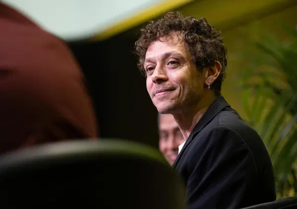 Il messaggio di Valentino Rossi per Pecco Bagnaia, che gli ha "salvato" il week end con la "regola del 46"