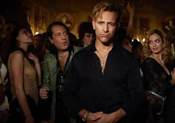 Supersex: l'unico motivo per vedere la serie &egrave; il caz*o di Borghi (che forse, per&ograve;, &egrave; pure finto)?