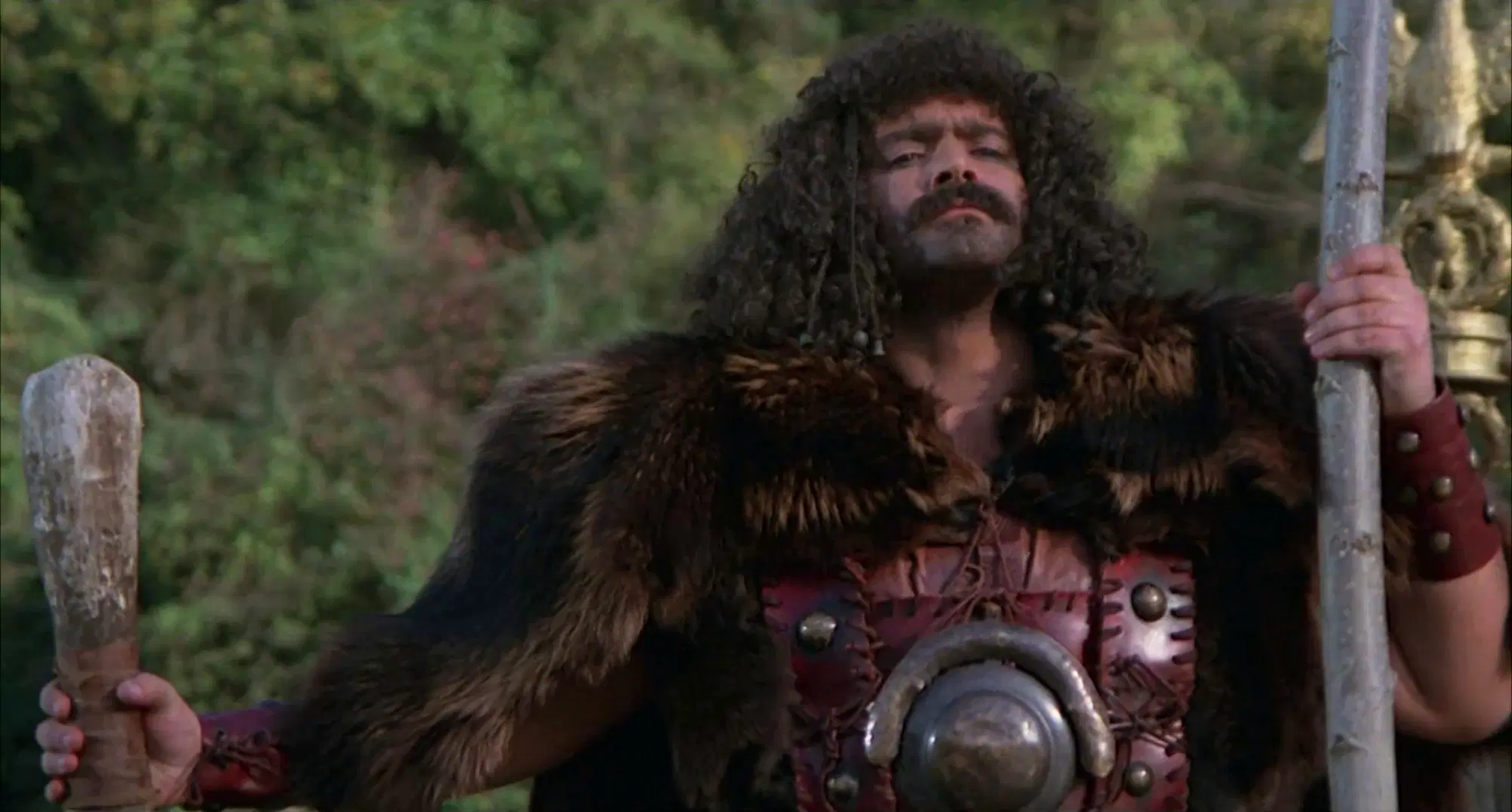 Diego Abatantuono nei panni di Attila nell'omonimo film
