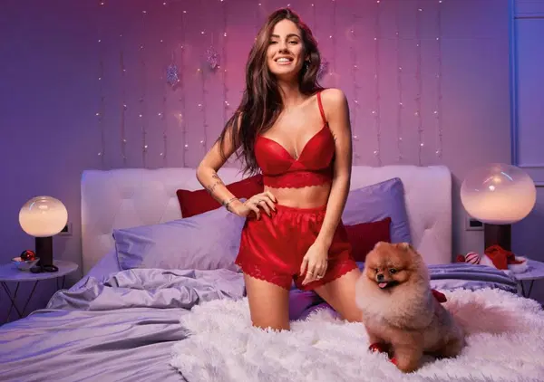 Giulia De Lellis alla Bocconi &egrave; un ossimoro. Non sapete cos'&egrave;? Forse neanche lei, ma tiene un master