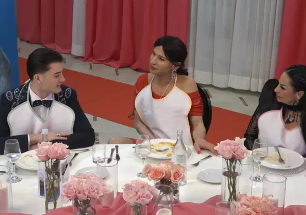 Ok, ma com'&egrave; che &ldquo;La casa dei figli di Mouse&rdquo; &egrave; il tempio del trash napoletano, tra guai con la legge e fenomeni da baraccone?