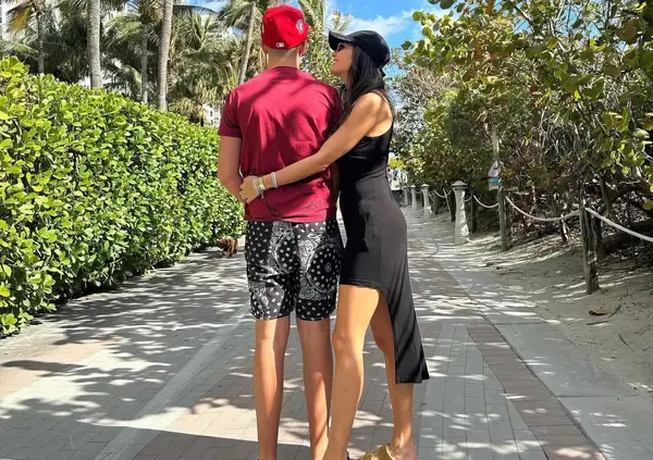 &Egrave; giallo. Cos&rsquo;ha in testa Nathan Falco Briatore? &Egrave; il compleanno del figlio di Flavio e Elisabetta Gregoraci e, tra gli auguri, spunta una novit&agrave;