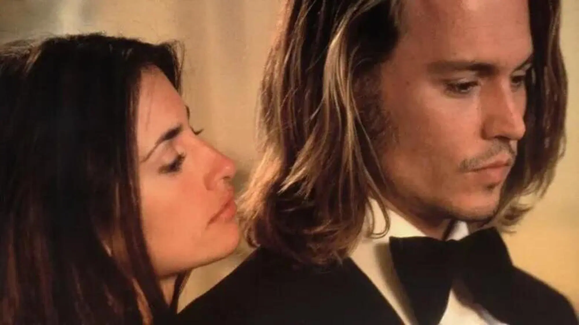 Johhny Depp e Penelope Cruz sul set del film "Blow" (2001)