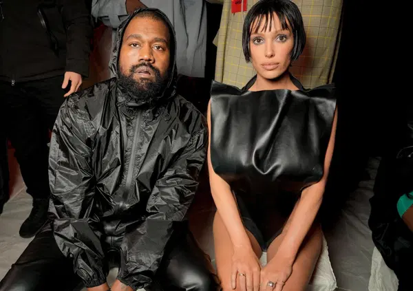 Bianca Censori manipolata da Kanye West? Justine Mattera &egrave; sicura: &ldquo;Non &egrave; una vittima. &Egrave; un genio come l'ex di Kim Kardashian&rdquo;. E il Carnival continua...