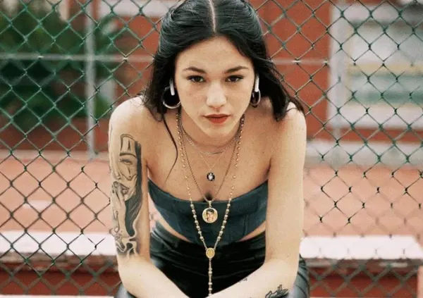 L'invenzione di Napoli &egrave; un po' &lsquo;na strunzata? Il mito di questa citt&agrave; messo in discussione da un napoletano...