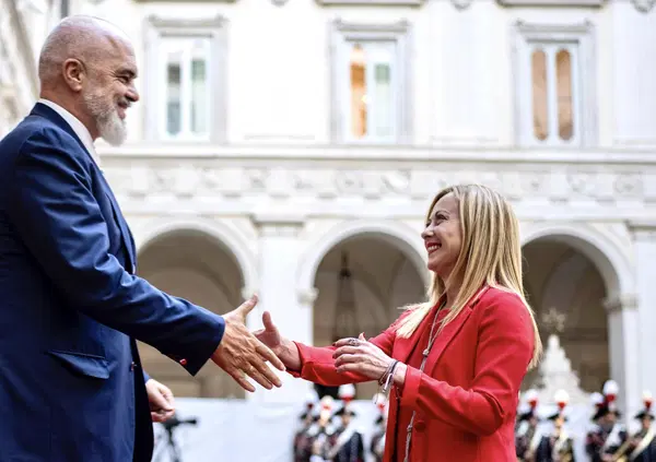 Accordo migranti Italia-Albania, un giro da 650 milioni ma i conti non tornano: ecco perch&eacute;