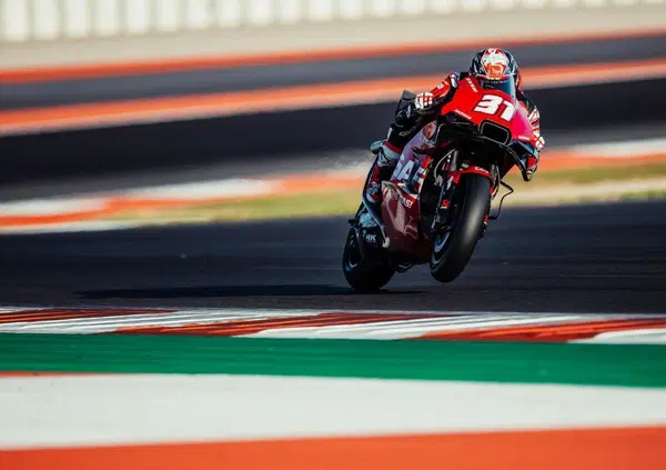 Lo show di Pedro Acosta: "Come torno? Con otto ore di furgone, sono troppo povero per l'aereo"