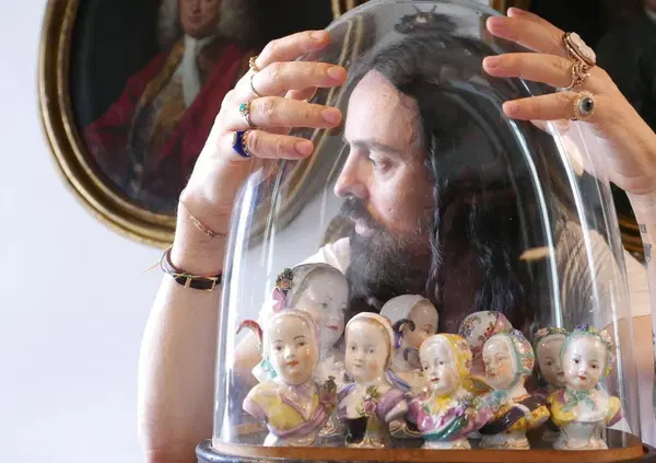 La moda non ci capisce pi&ugrave; un caz*o? Mancinelli: "Direttori artistici deportati da Valentino a Gucci tra crolli di fatturato e di nervi..." 