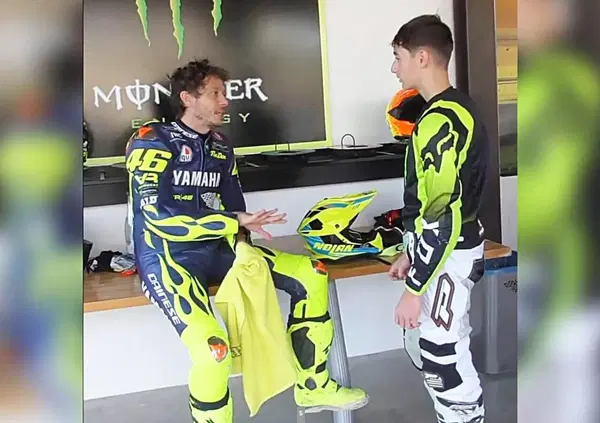 Pecco Bagnaia ha aiutato, ma la sfiga no: il nuovo corso della VR46 Riders Academy comincia con un "unfit"