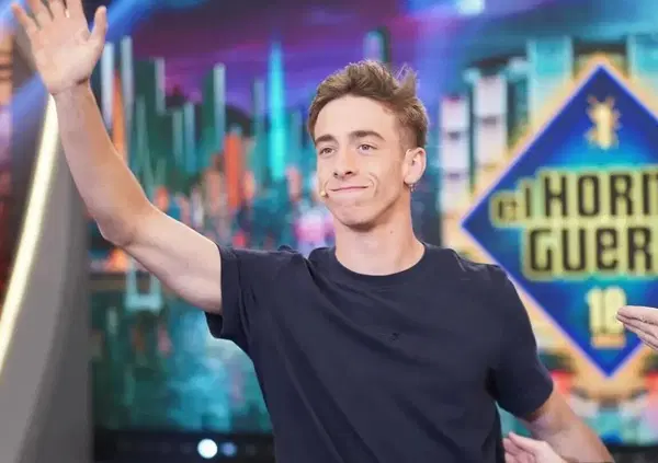 Altro che i sorpassi alla Valentino Rossi e Marc Marquez, Acosta &egrave; andato oltre: &ldquo;In moto ho cag*to, pisciato... ma vomitare &egrave; stata la cosa peggiore"