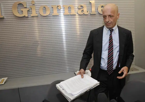 L'Agi agli Angelucci? Sallusti che fa la morale agli altri (Gedi e Rcs) &egrave; il bue che d&agrave; del cornuto all'asino