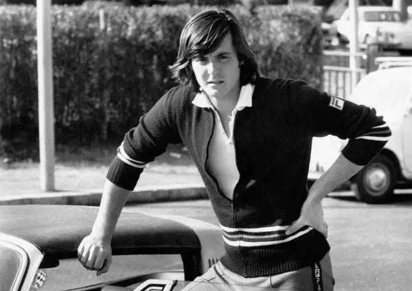 Panatta, non solo Sinner e Berrettini. La Formula 1, la MotoGP e la sfida con Pietrangeli: &ldquo;Lui meglio di me? Ma quando mai? Sull'Alfa...&rdquo;. E su Ferrari e auto elettriche...