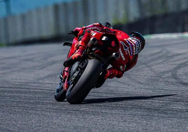 Il "gioco delle coppie" al Marco Simoncelli di Misano: Bastianini, Vinales, Iannone e "il fantasma" di Bulega