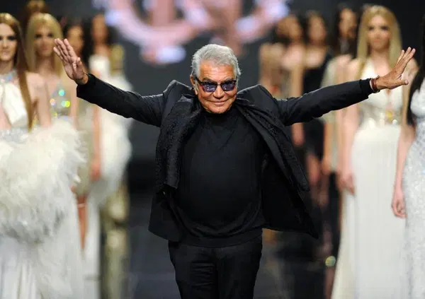 L'addio a Roberto Cavalli, stilista sexy e geniale, &egrave; anche il benvenuto a suo figlio Giorgio: la lettera aperta