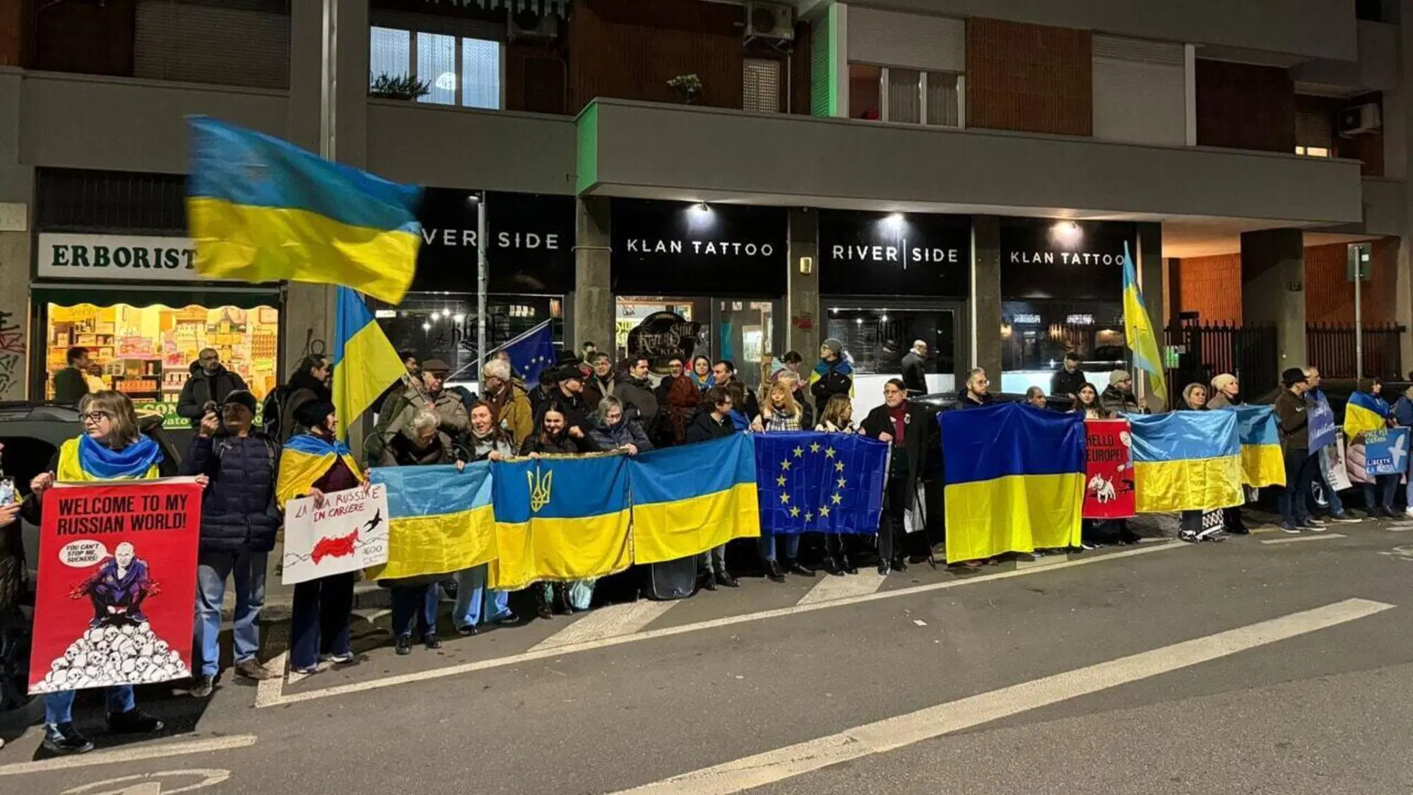 Una delle proteste contro il film russo "Il testimone"