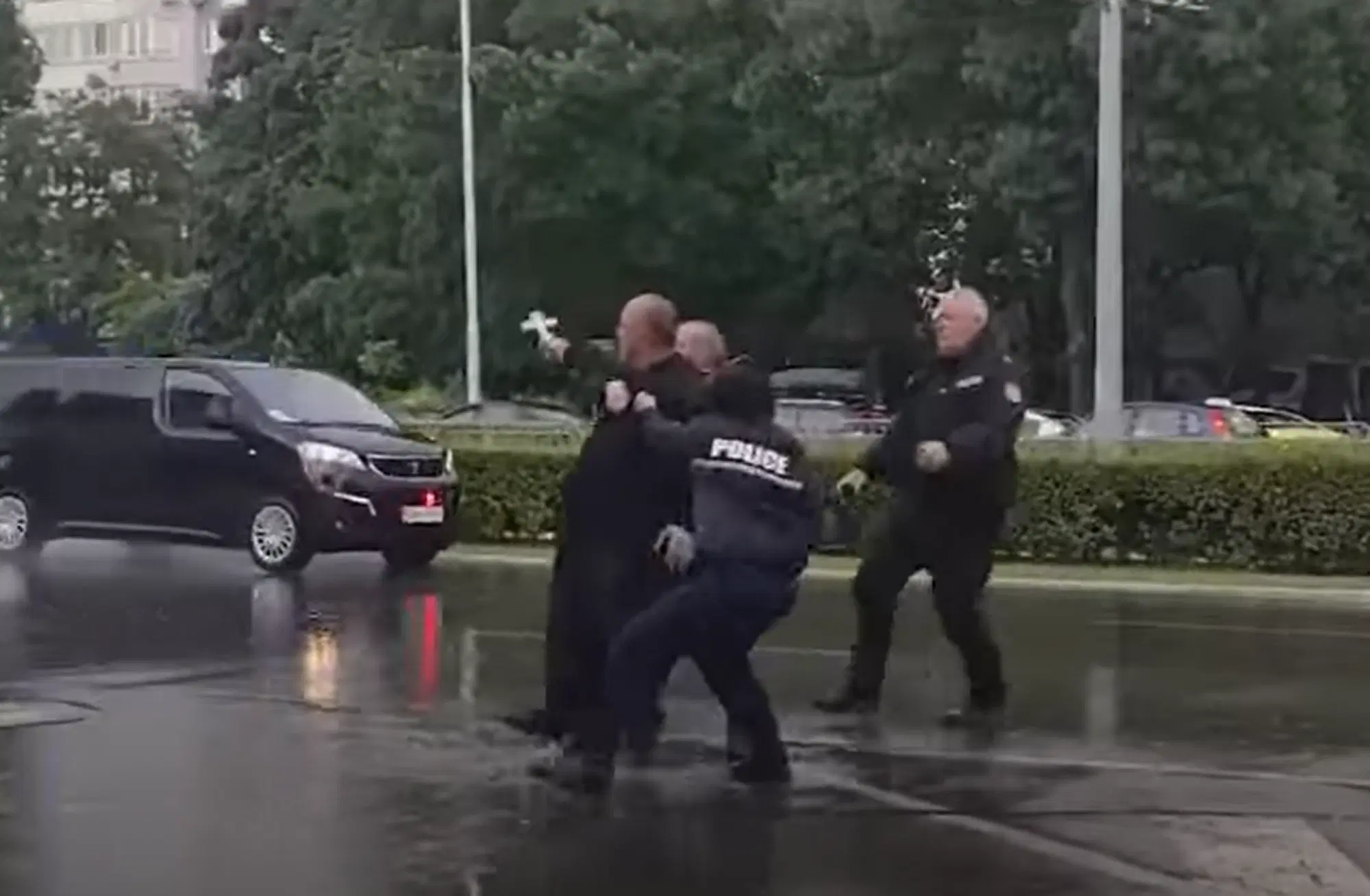 L'arresto dell'uomo da parte della polizia bulgara