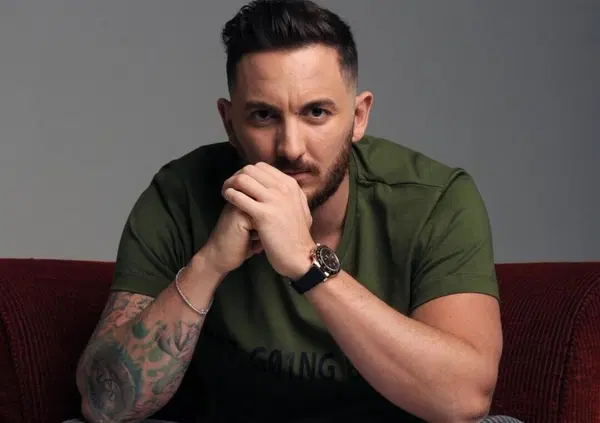 Mik Cosentino, i fuffa guru dell'infomarketing, e come "vendere eticamente" la nostra coscienza