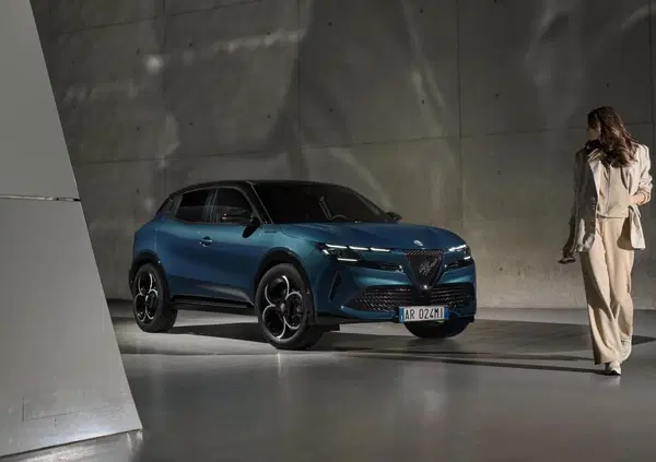 Incredibile, Alfa Romeo cambia nome e si rimangia Milano: cosa direbbe Marchionne a Elkann e ai suoi Junior (oltre a che non hanno Imparato)?