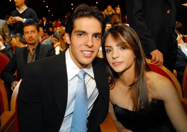 Kak&agrave; mollato dalla moglie perch&eacute; &ldquo;troppo perfetto&rdquo; dimostra che alle donne piacciono gli stron*i. Ma sar&agrave; vero?