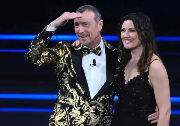 Chi si stupisce di Amadeus al Nove non ha notato il legame con Warner a Sanremo? Eppure, gi&agrave; prima dell'addio alla Rai... 