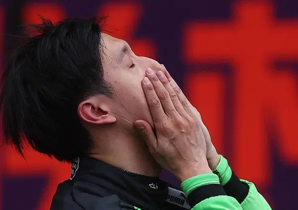 La vera emozione di questa domenica ce l'ha regalata Zhou Guanyu