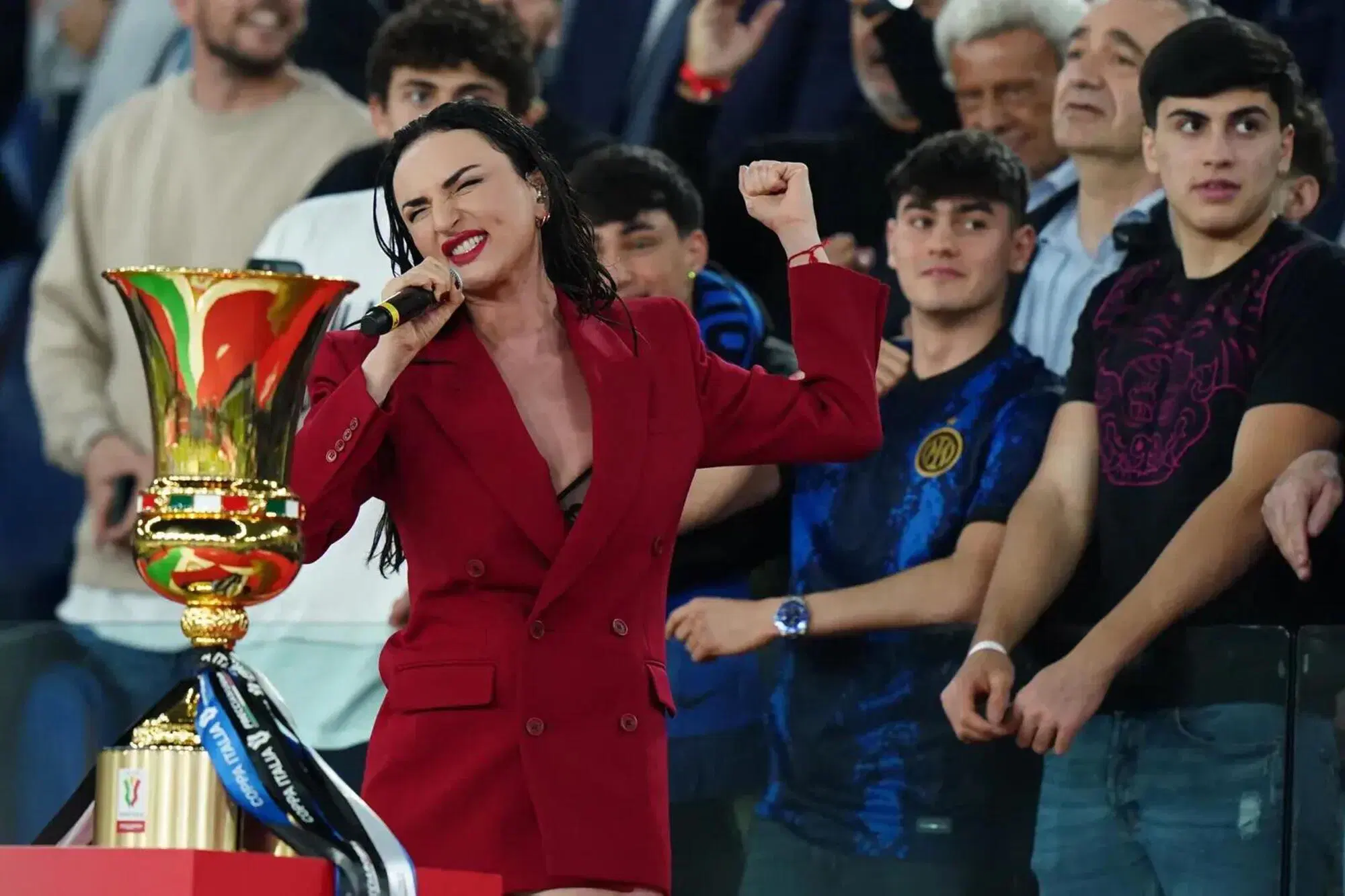 Arisa canta l'Inno di Mameli