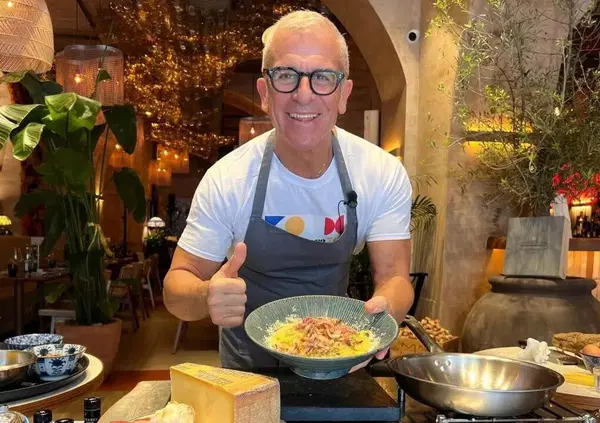 Siamo andati a mangiare la carbonara di Max Mariola a Milano. Vale 30 euro (e non 28 come dice)? Tra ritardi, confusione, trash e penali da pagare c'&egrave; aria di fregatura...